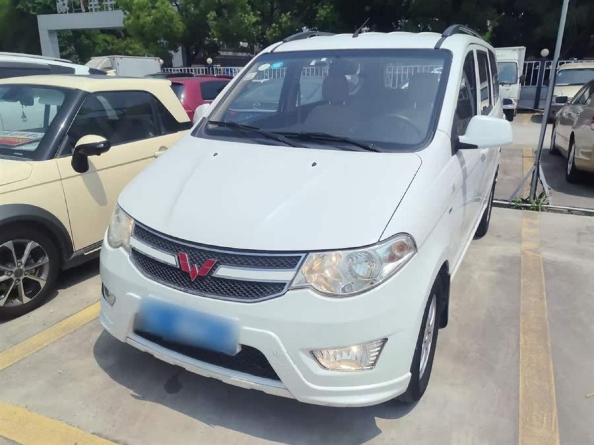 五菱 五菱宏光  2014款 1.5L S標(biāo)準(zhǔn)型圖片