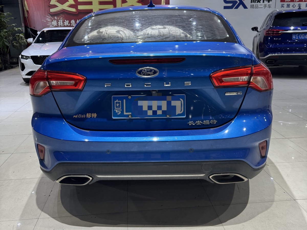 福特 福克斯  2021款 三厢 EcoBoost 180 自动锋潮型图片