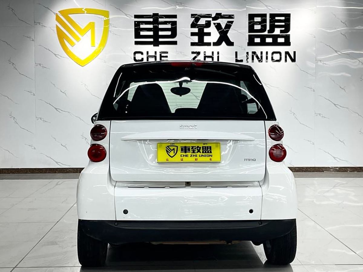 smart fortwo  2011款 1.0 MHD 硬頂標(biāo)準(zhǔn)版圖片