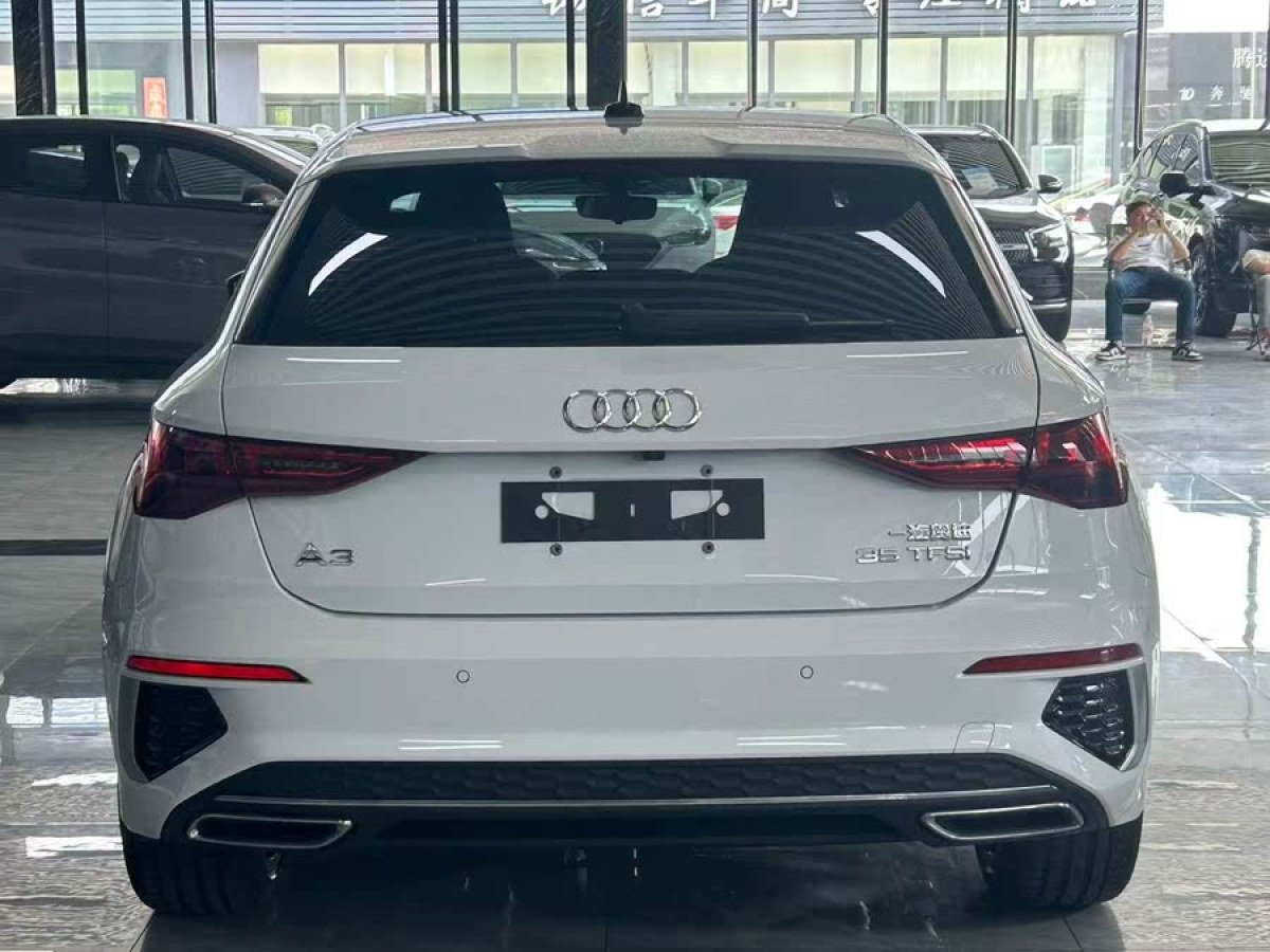奧迪 奧迪A3  2022款 Sportback 35 TFSI 時(shí)尚運(yùn)動(dòng)型圖片