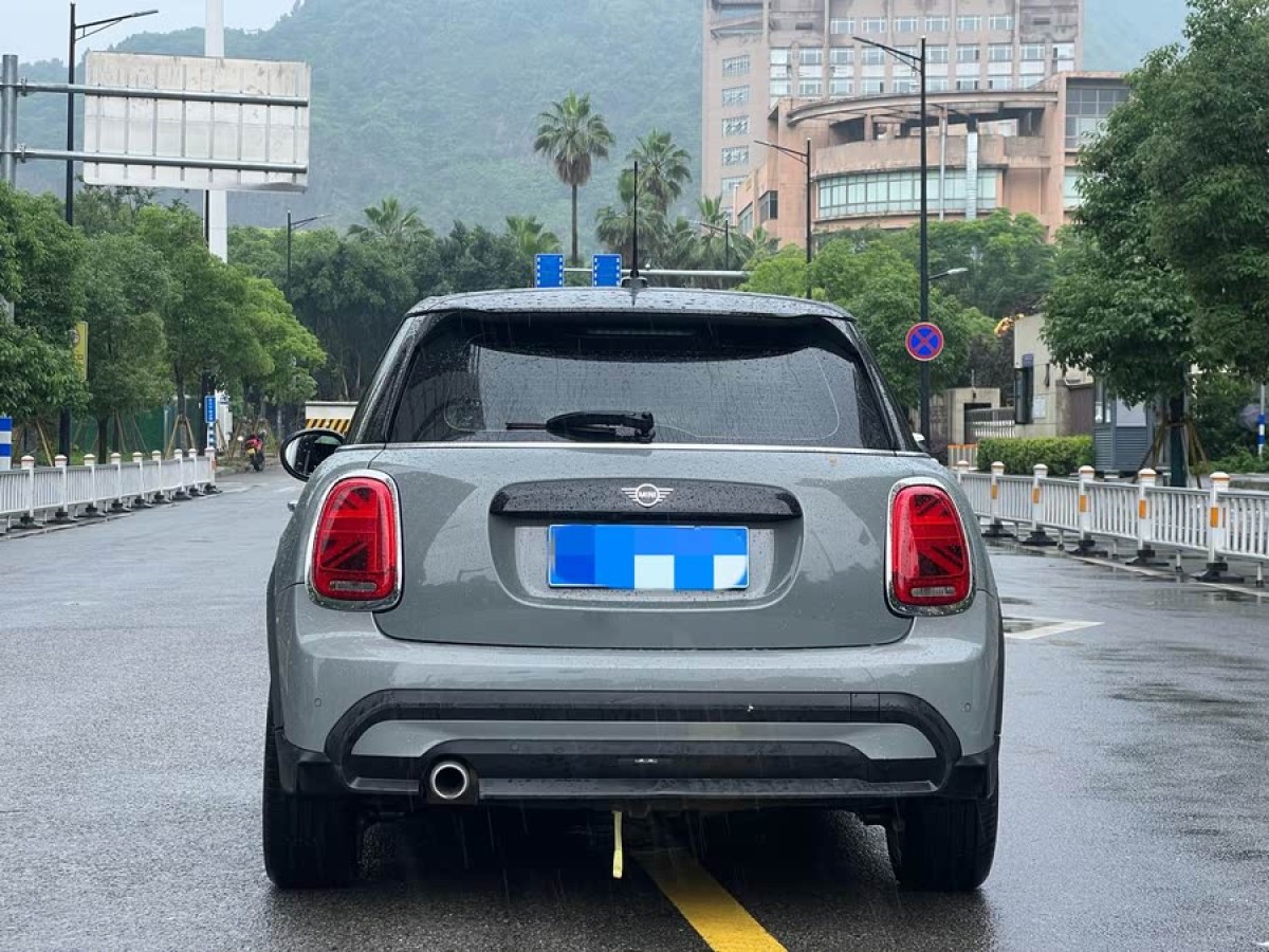 MINI MINI  2022款 1.5T COOPER 藝術(shù)家 五門版圖片
