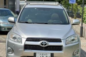 RAV4榮放 豐田 炫裝版 2.0L 手動(dòng)四驅(qū)