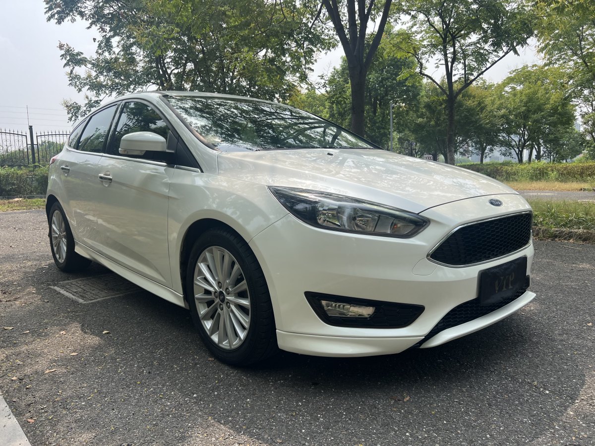 福特 ?？怂? 2017款 兩廂 EcoBoost 180 自動(dòng)運(yùn)動(dòng)型圖片