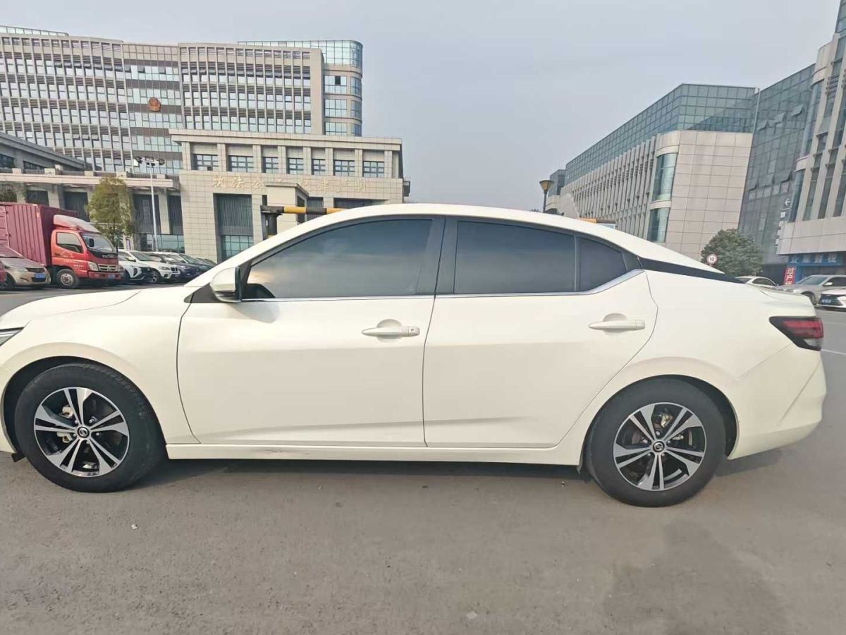 日產(chǎn) 軒逸  2021款 1.6L XL CVT暗夜版圖片