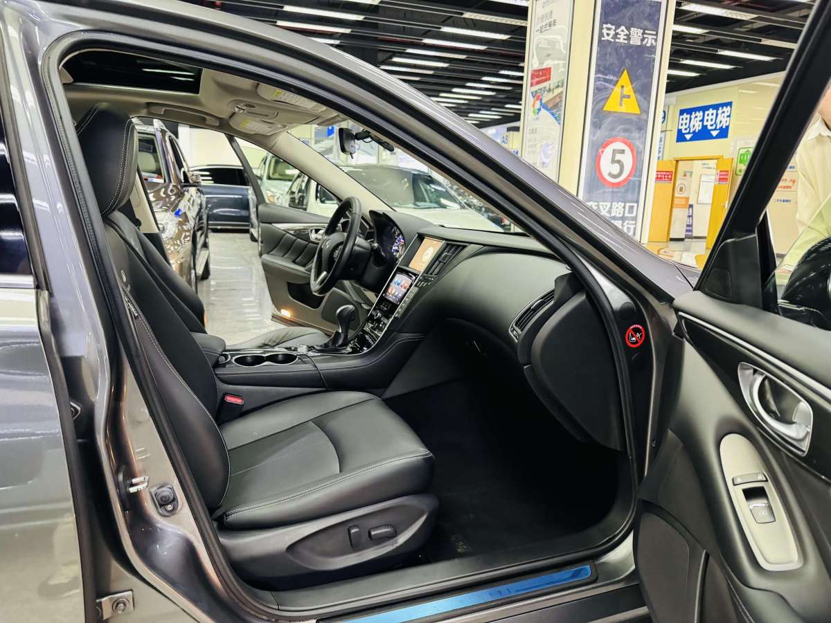 英菲尼迪 Q50L  2015款 2.0T 舒適版圖片