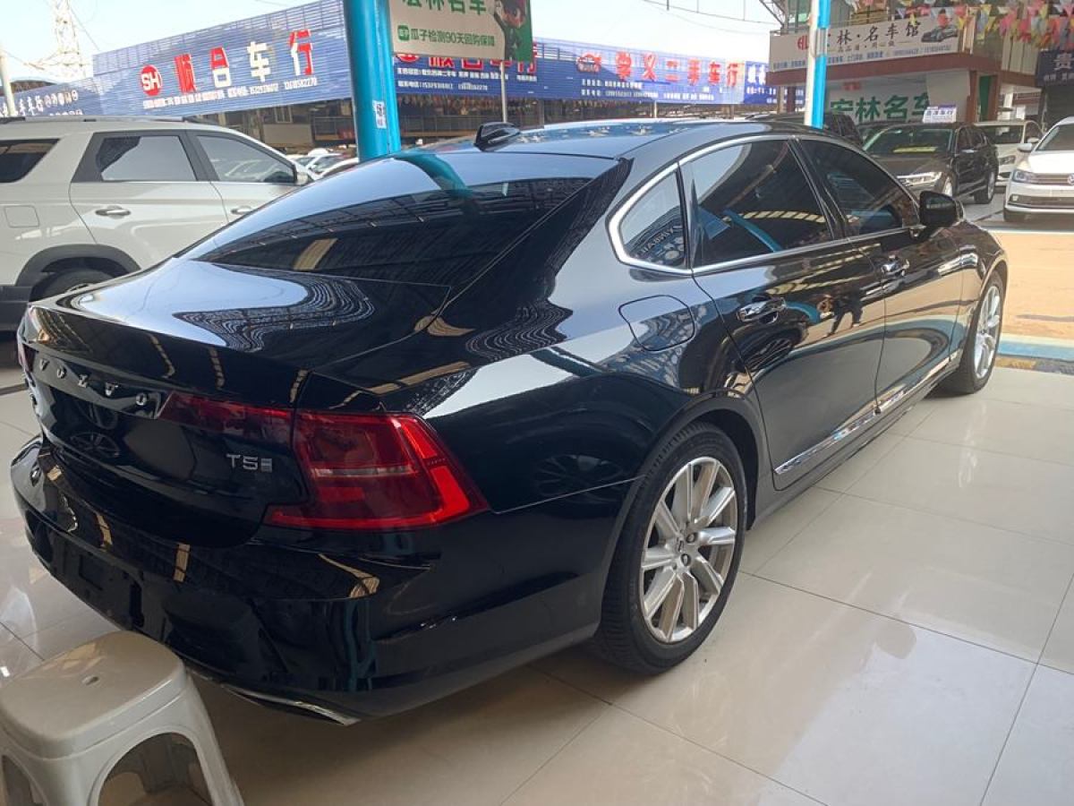 沃爾沃 S90  2020款 改款 T5 智遠(yuǎn)豪華版圖片