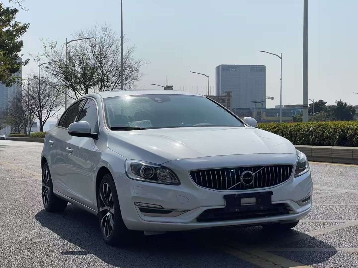 沃爾沃 S60L  2020款  T5 智進(jìn)進(jìn)階版圖片