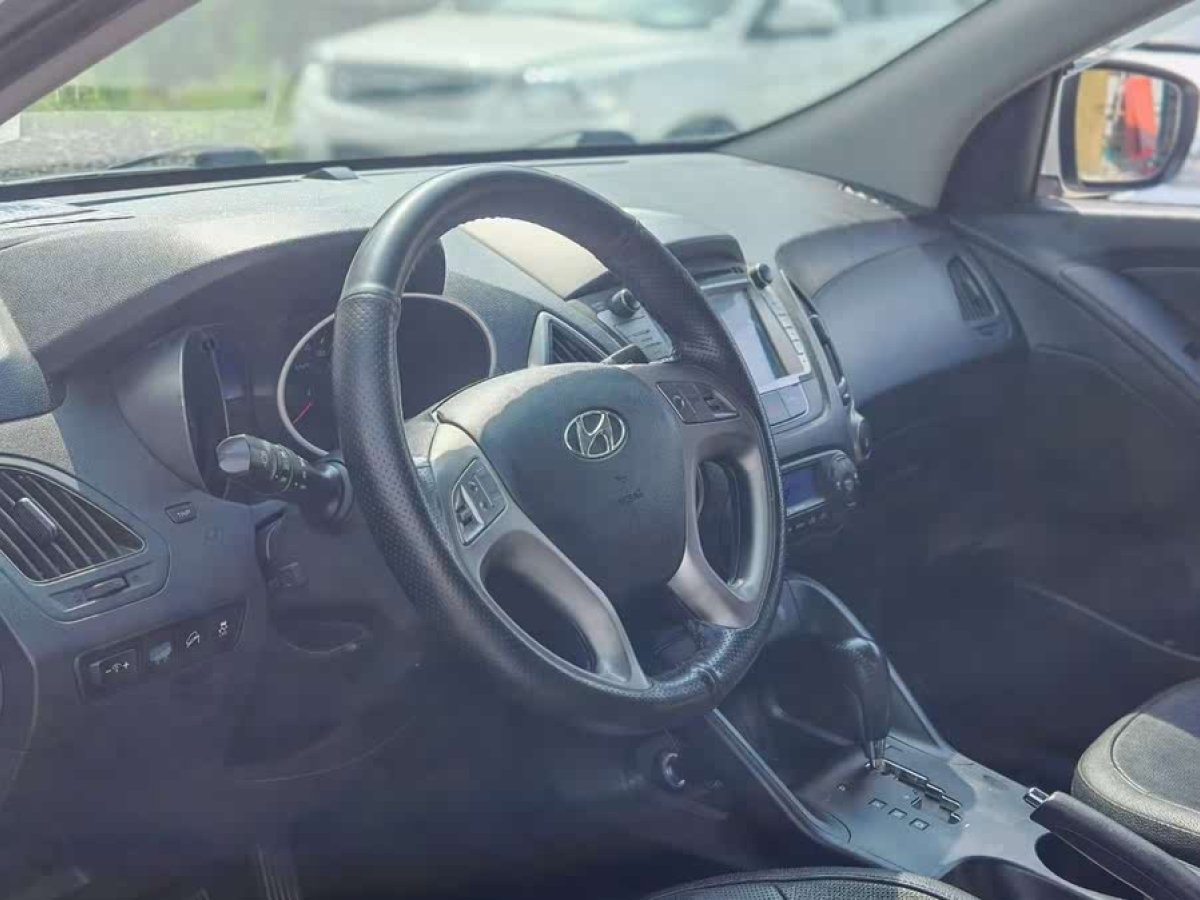 現(xiàn)代 ix35  2013款 2.0L 自動兩驅(qū)舒適型GL 國IV圖片