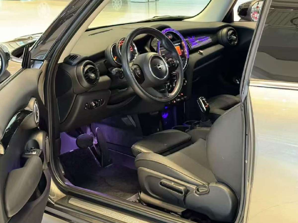 MINI MINI  2020款 2.0T COOPER S CABRIO 藝術(shù)家圖片