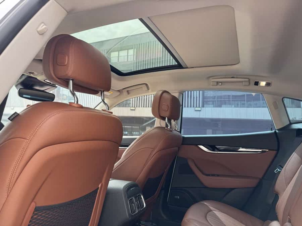 瑪莎拉蒂 Levante  2019款 3.0T 350Hp 標(biāo)準(zhǔn)版 國VI圖片