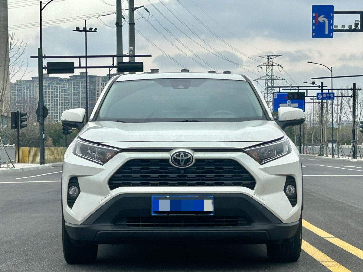 2021年2月豐田 RAV4  2018款 榮放 2.0L CVT兩驅(qū)風(fēng)尚版