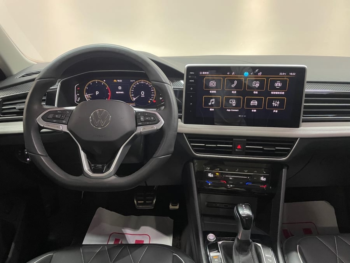 大眾 途觀L  2024款 出眾款 330TSI 自動(dòng)兩驅(qū)R-Line龍耀版圖片