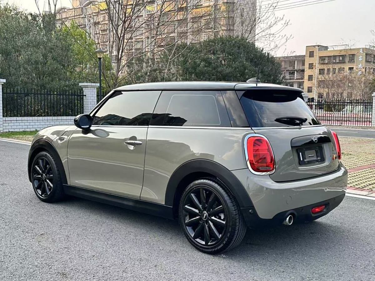 MINI COUNTRYMAN  2018款 1.5T COOPER 藝術(shù)家圖片