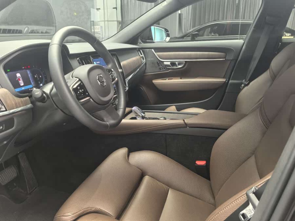 沃爾沃 S90  2025款 B5 智遠(yuǎn)豪華版圖片