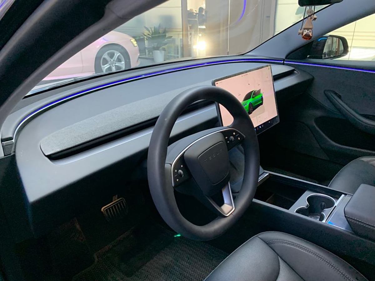 特斯拉 Model Y  2023款 后輪驅(qū)動(dòng)版圖片