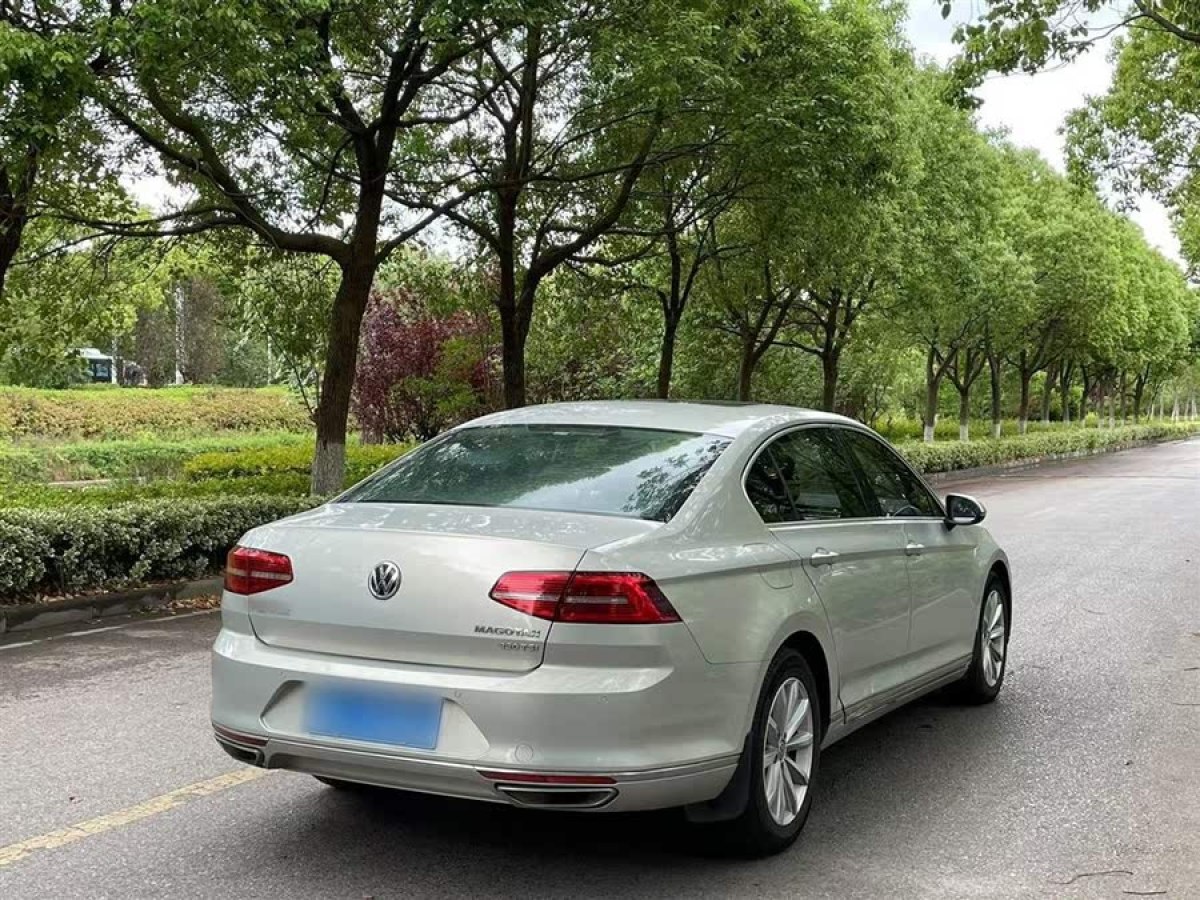 大眾 邁騰  2017款 330TSI DSG 領(lǐng)先型圖片