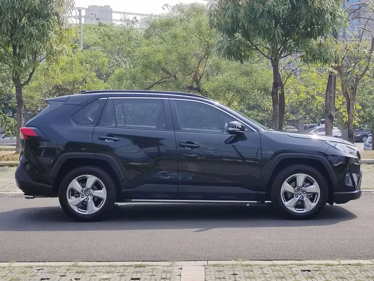 豐田 RAV4榮放  2020款 2.0L CVT兩驅(qū)風(fēng)尚版圖片