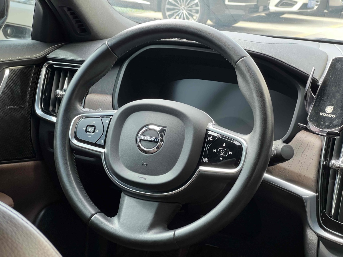 2021年5月沃爾沃 S90  2021款 B5 智遠(yuǎn)豪華版