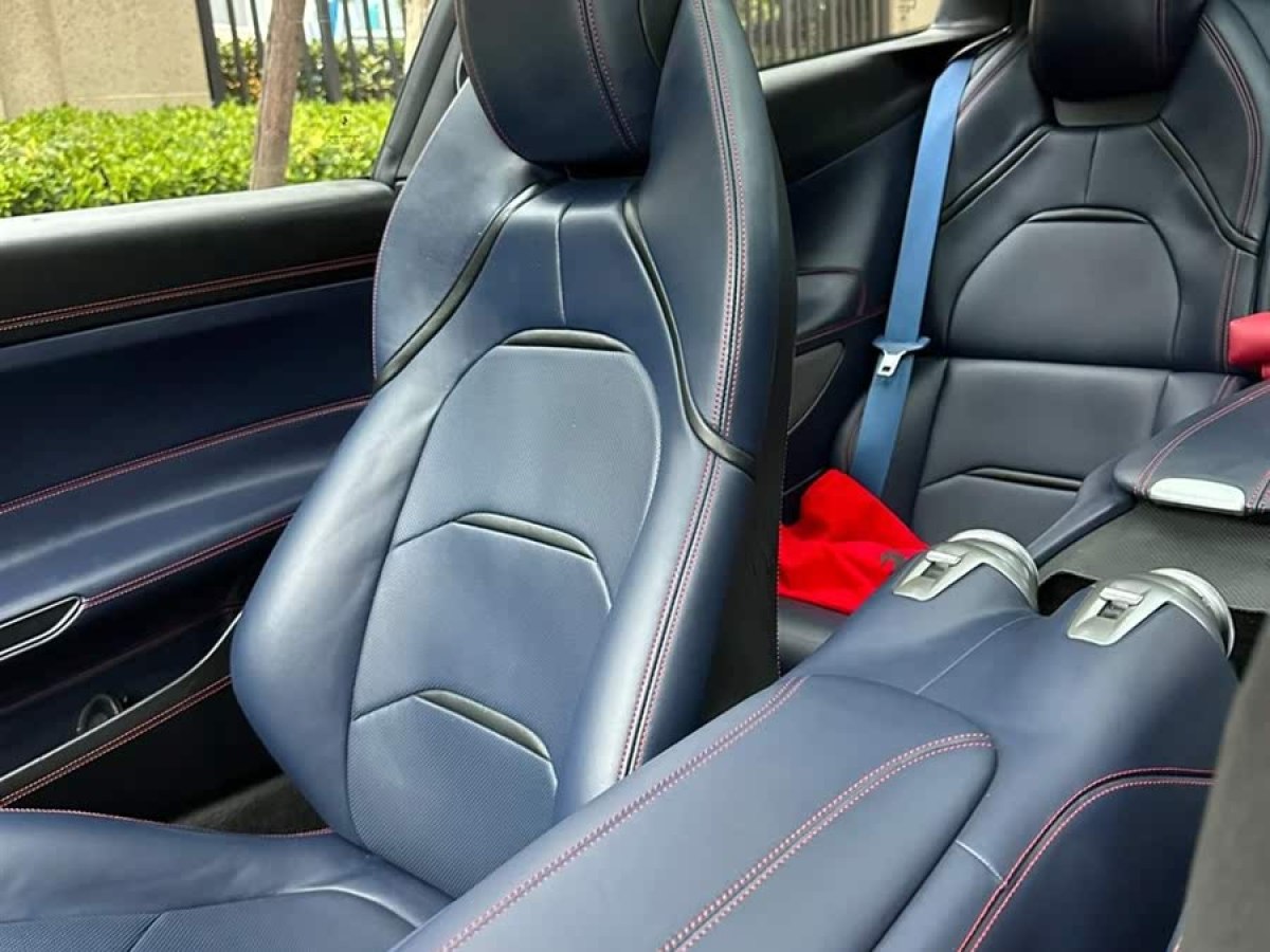 法拉利 GTC4Lusso  2017款 3.9T V8圖片