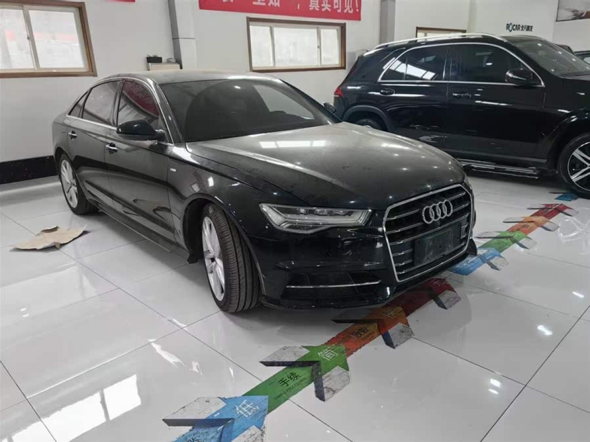 奧迪 奧迪Q3  2018款 30周年年型 35 TFSI 運(yùn)動(dòng)型圖片