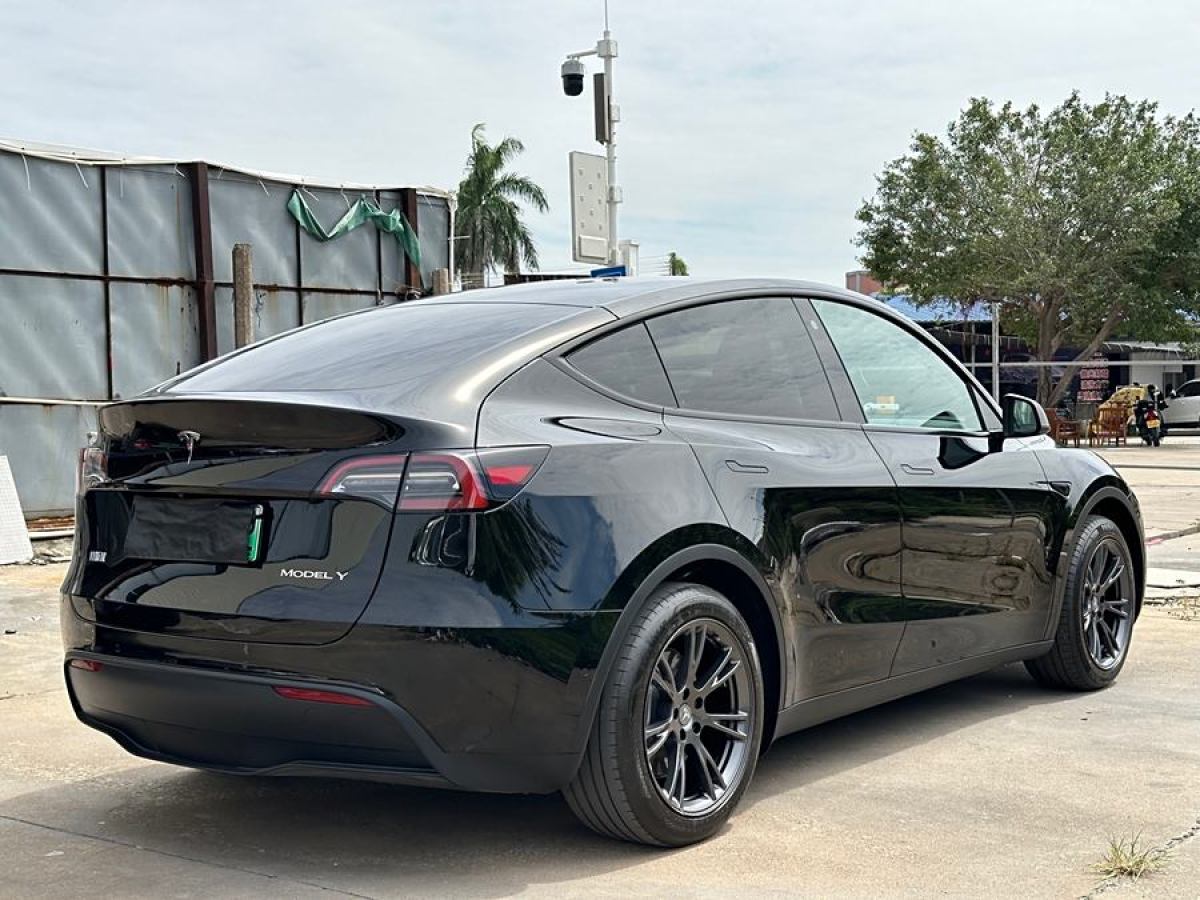 特斯拉 Model Y  2023款 煥新版 后輪驅(qū)動(dòng)圖片