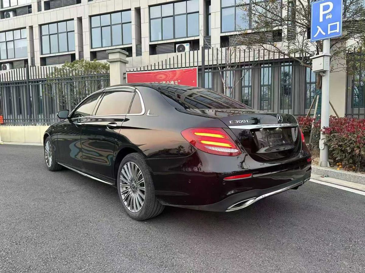 奔馳 奔馳E級(jí)  2020款 E 300 L 豪華型圖片