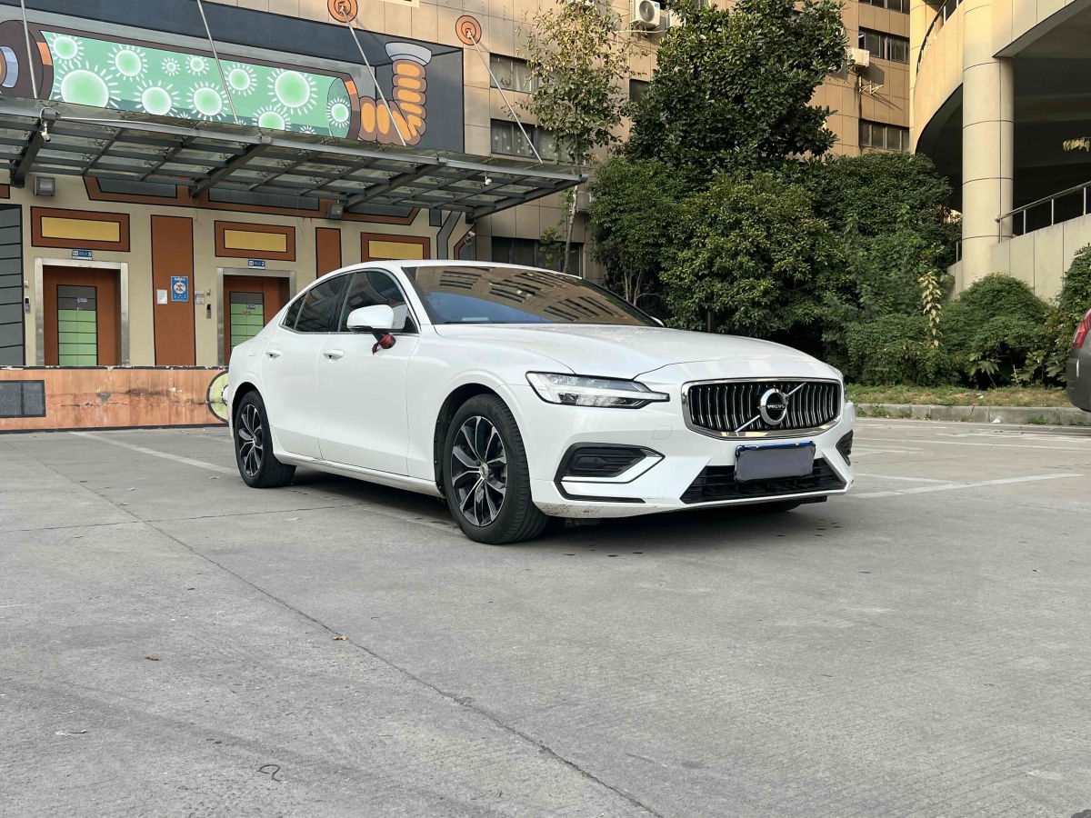 2022年5月沃爾沃 S60L  2022款 B4 智逸豪華版