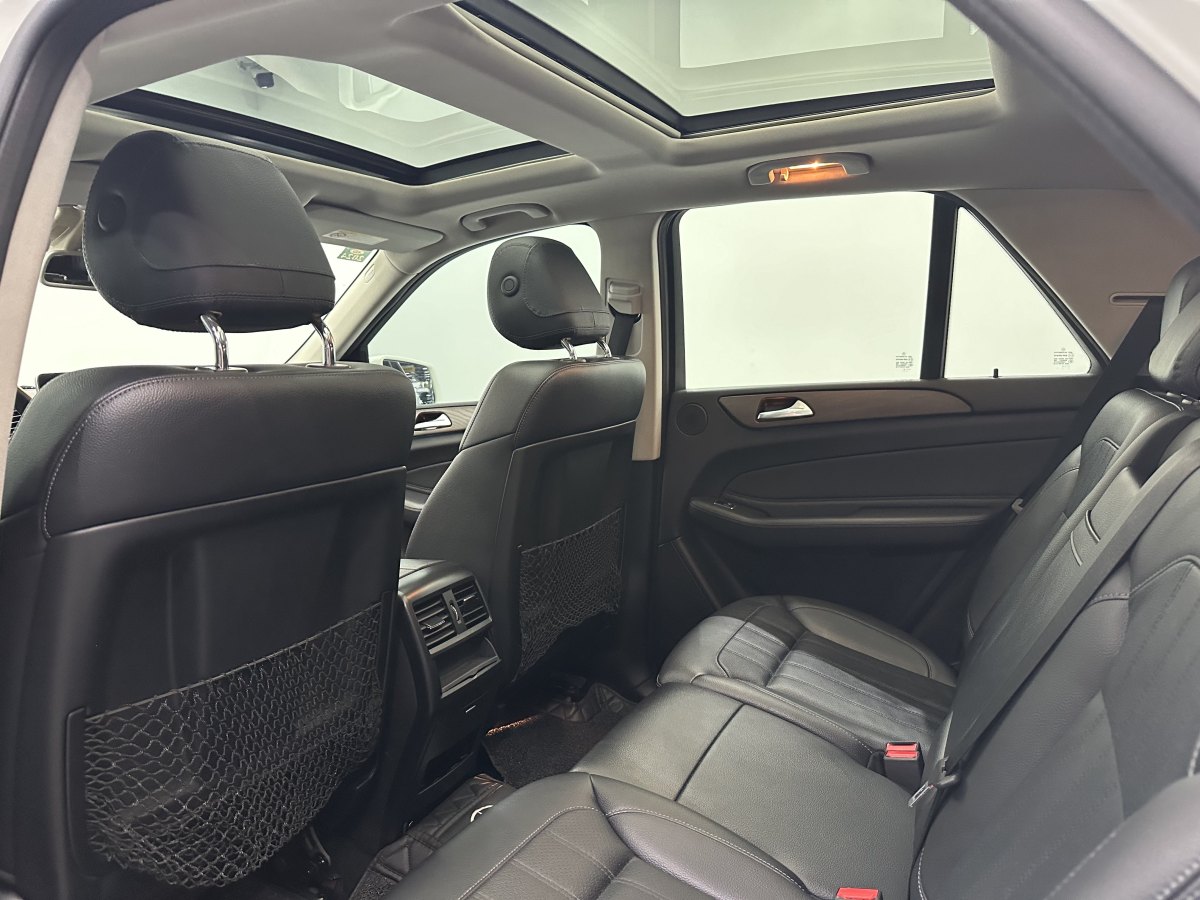 奔驰 奔驰GLE  2016款 GLE 320 4MATIC 豪华型图片