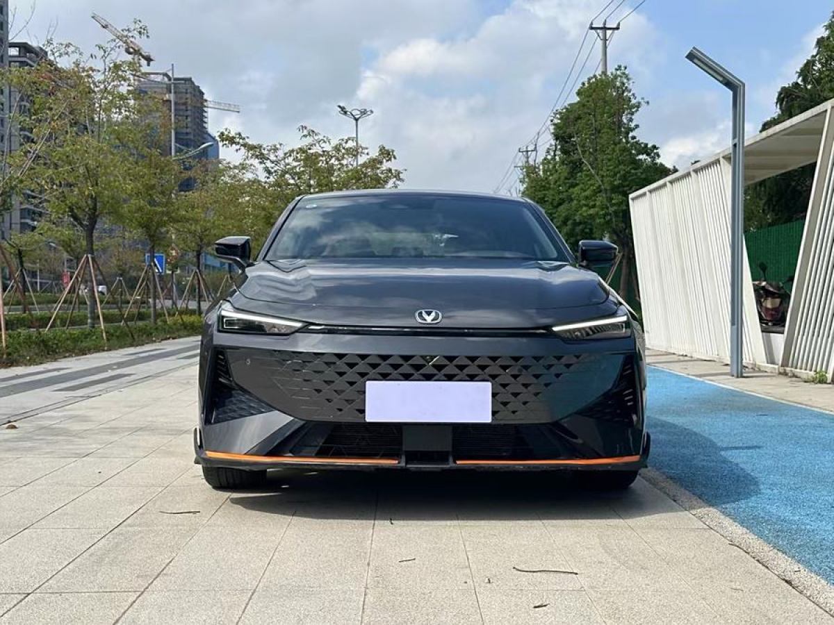 長(zhǎng)安 長(zhǎng)安UNI-V  2022款 1.5T 尊貴型圖片