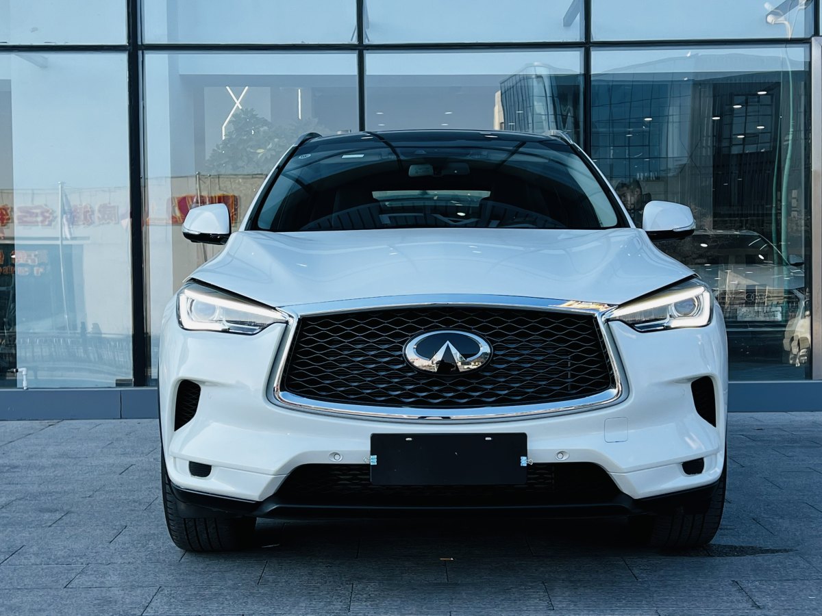 英菲尼迪 QX50  2022款 2.0T 四驅(qū)領(lǐng)航版圖片