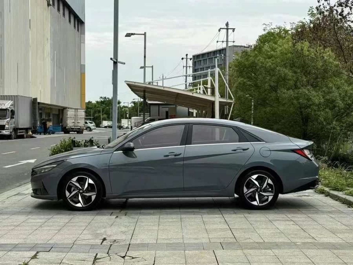 現(xiàn)代 伊蘭特  2021款 1.5L LUX尊貴版圖片