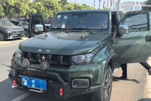 BJ40 北京 2.0T 自動四驅(qū)城市獵人版?zhèn)b客型
