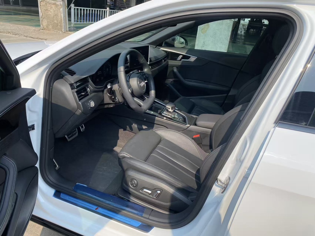 奧迪 奧迪A4L  2024款 40 TFSI 豪華動感型圖片
