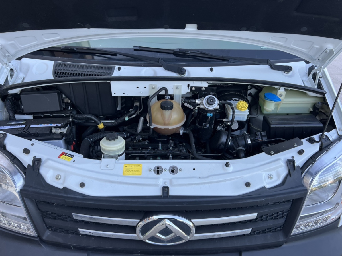 上汽大通 V80  2021款 2.0T PLUS 手動(dòng)廂式貨車VAN短軸中頂3座圖片