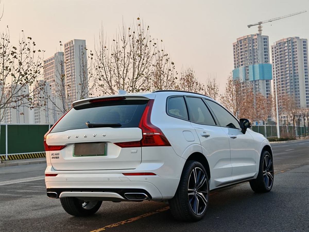 沃爾沃 XC60新能源  2024款 T8 插電混動 長續(xù)航四驅(qū)智遠運動版圖片