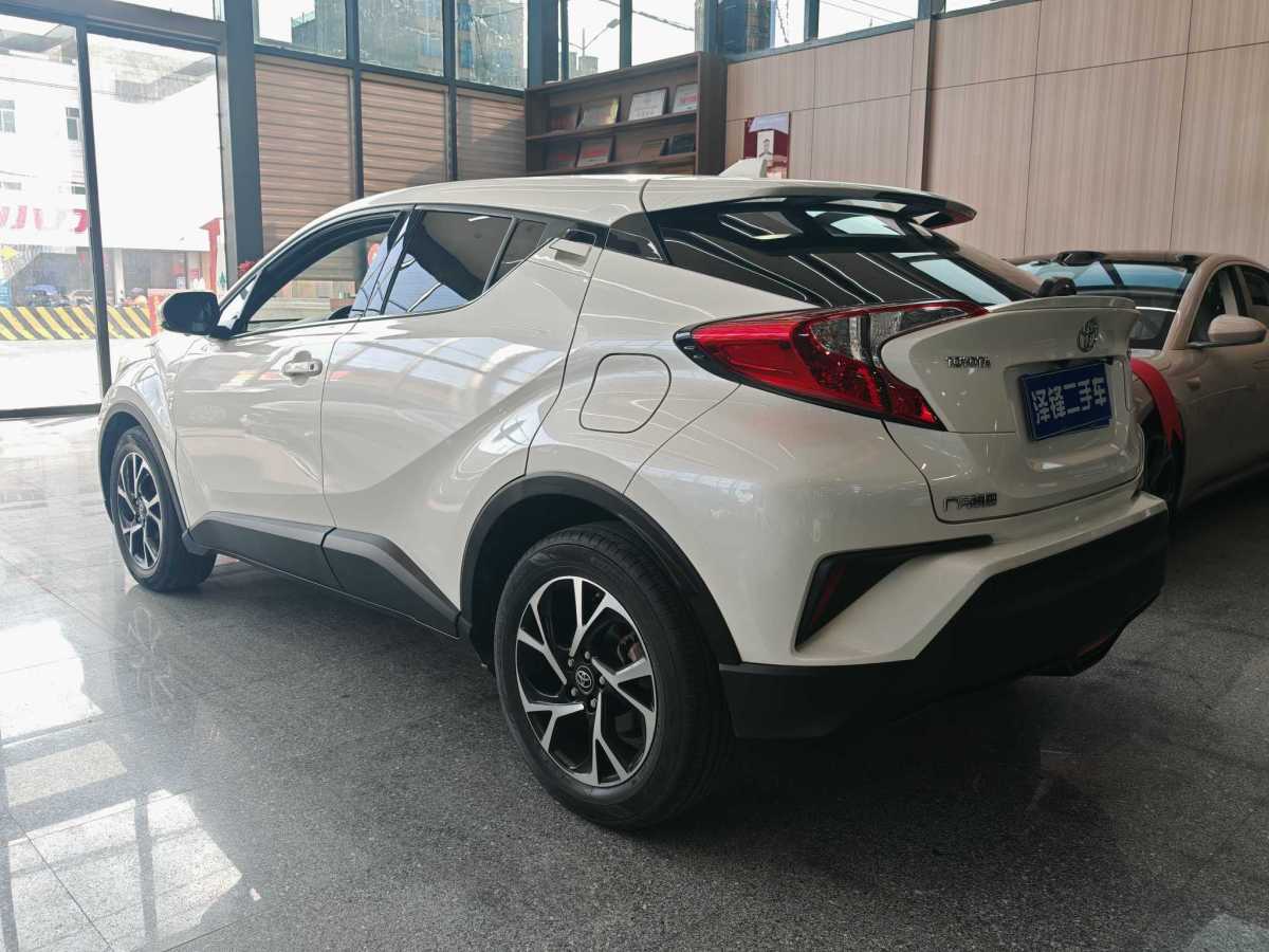 豐田 C-HR  2018款 2.0L 領(lǐng)先版 國(guó)V圖片