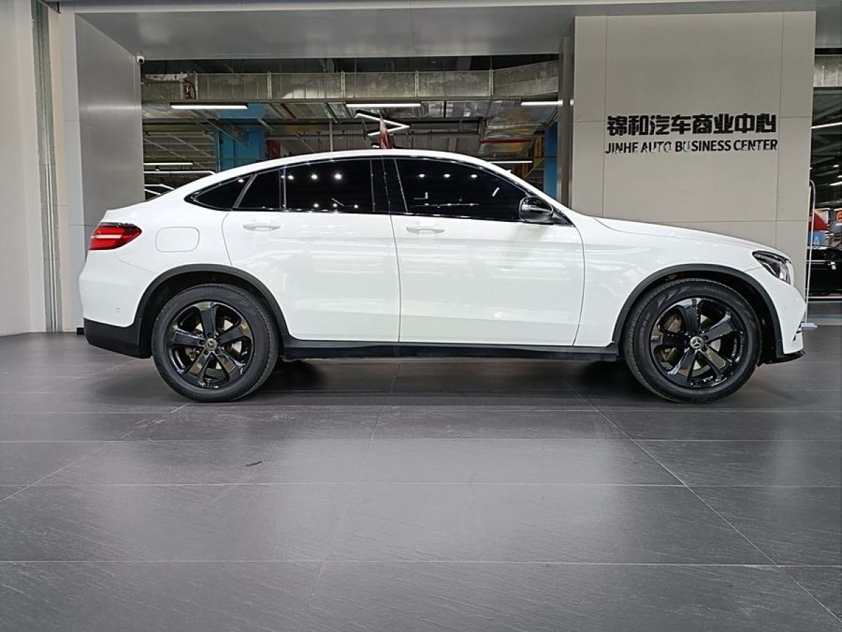 奔馳 奔馳GLC  2022款 改款 GLC 300 4MATIC 轎跑SUV圖片