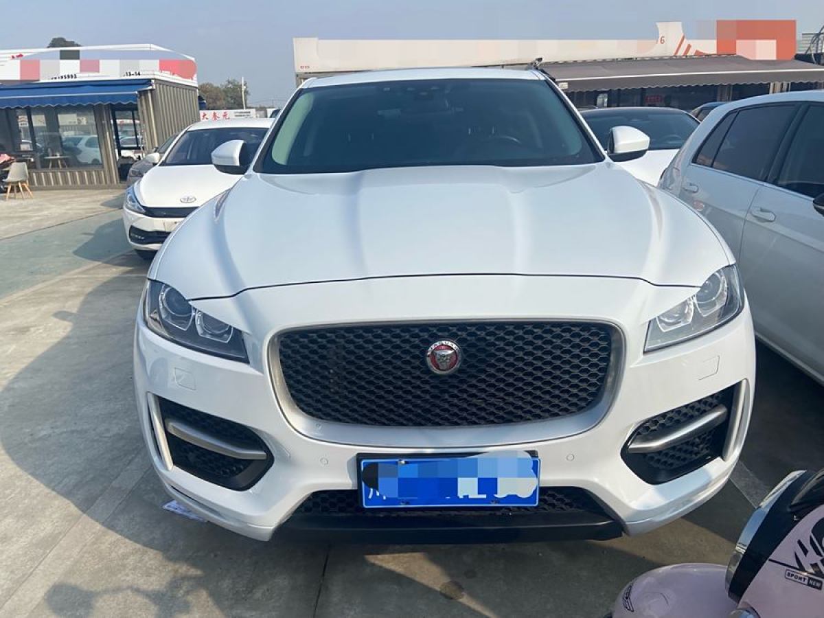 捷豹 F-PACE  2016款 2.0T 兩驅(qū)R-Sport運(yùn)動(dòng)版圖片