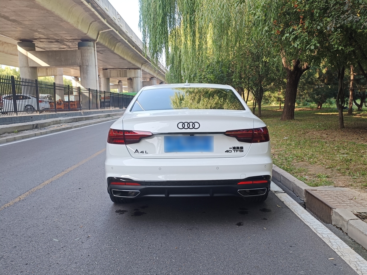 奧迪 奧迪A4L  2022款 40 TFSI 豪華動(dòng)感型圖片