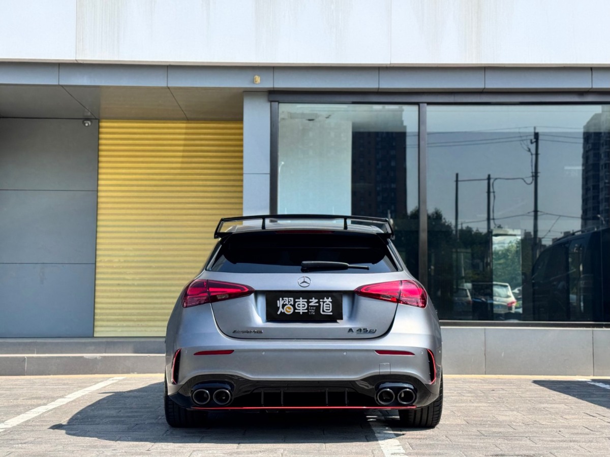 奔馳 奔馳A級(jí)AMG  2024款 AMG A 45 S 4MATIC+燃擎當(dāng)?shù)捞貏e版圖片