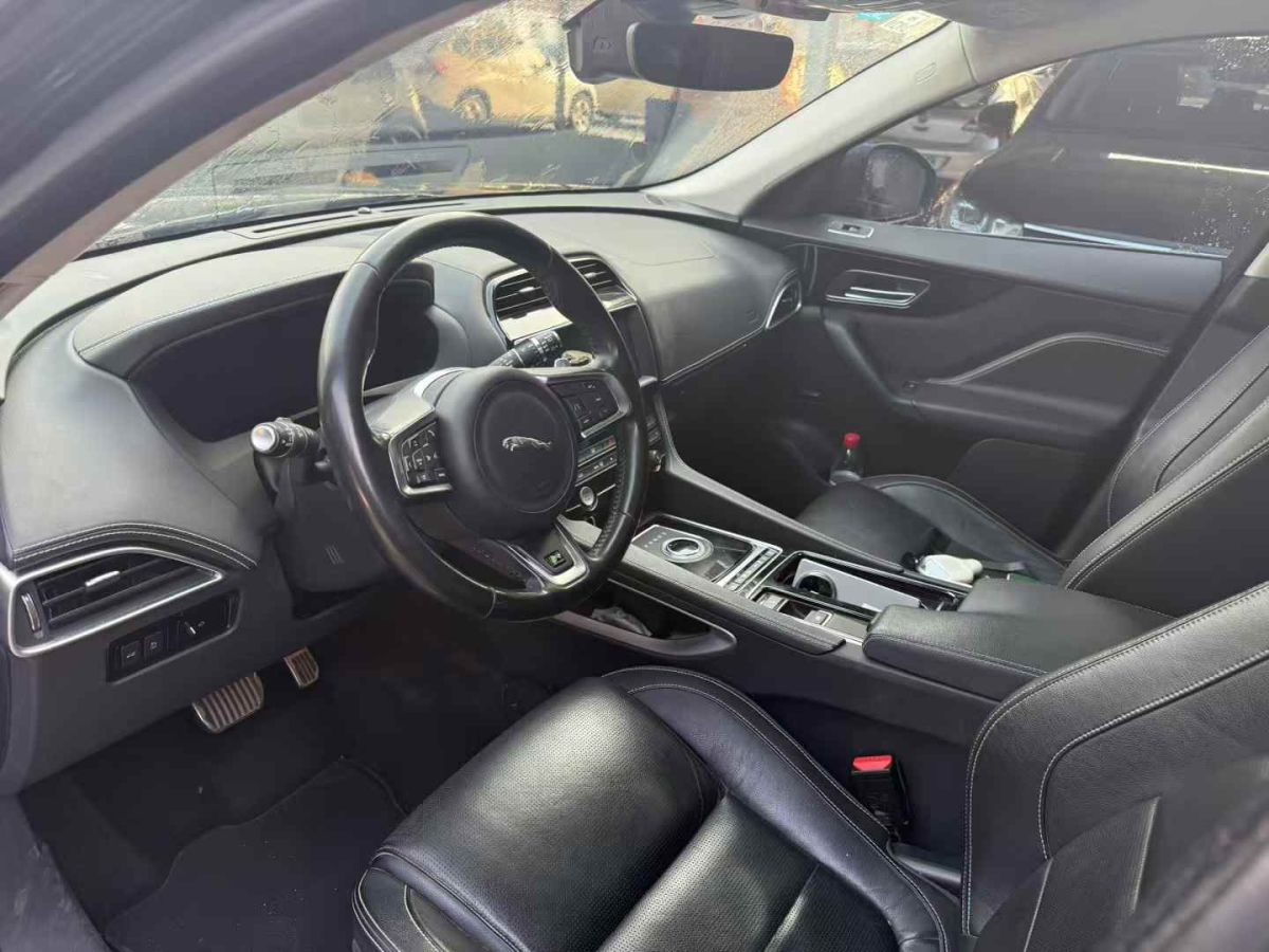 捷豹 XE  2019款 2.0T 300PS 四驅(qū)Landmark Edition圖片