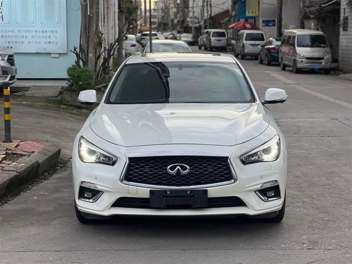 英菲尼迪 Q50L  2018款 2.0T 進(jìn)享版 國(guó)VI圖片