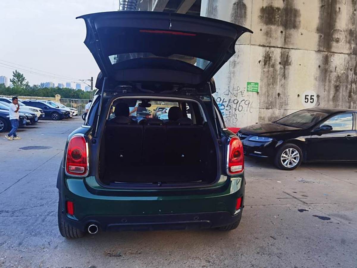 MINI COUNTRYMAN  2018款 1.5T COOPER ALL4 經(jīng)典派圖片