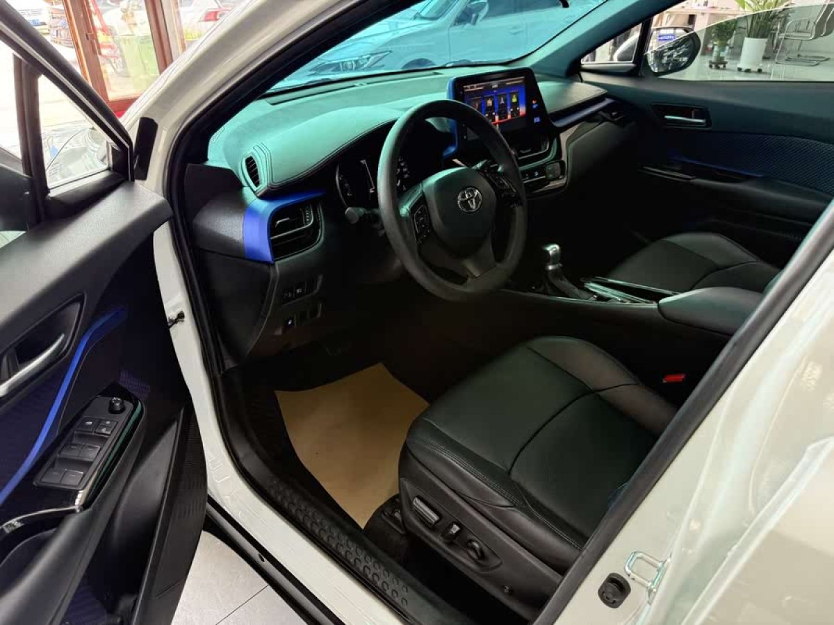 豐田 C-HR  2021款 2.0L 舒適版圖片