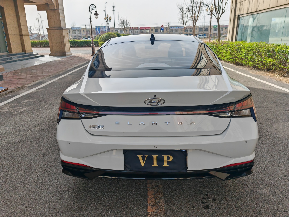 2022年3月現(xiàn)代 伊蘭特  2022款 1.5L CVT LUX尊貴版