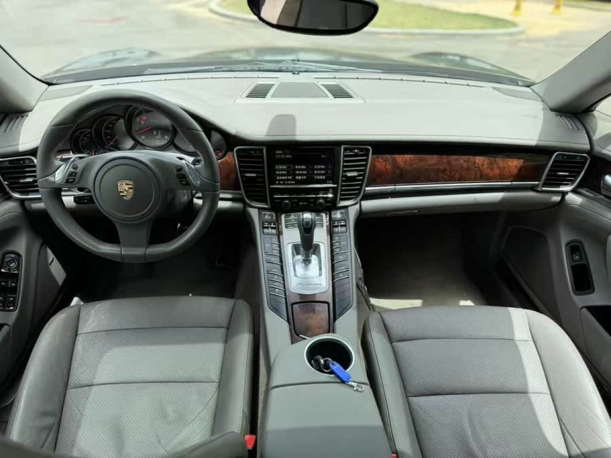 保時(shí)捷 Panamera  2013款 Panamera 4 Platinum Edition 3.6L圖片