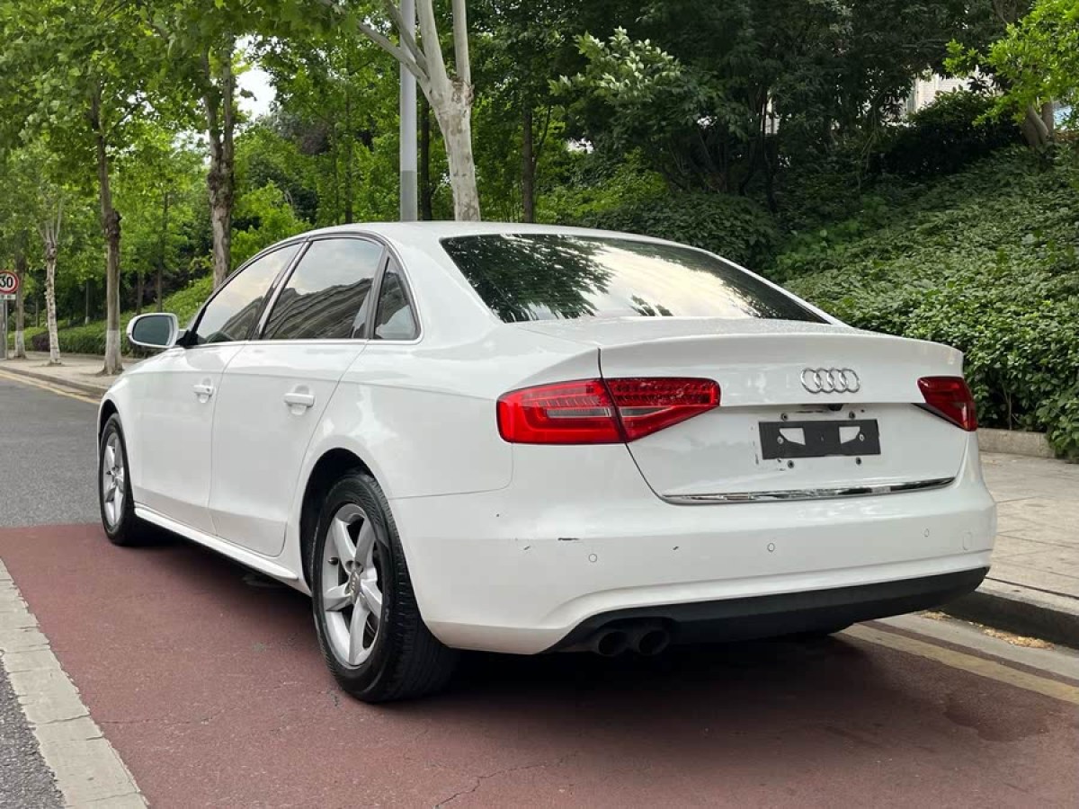 奧迪 奧迪A4L  2013款 35 TFSI 自動標(biāo)準(zhǔn)型圖片