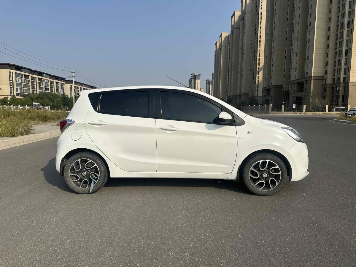 長(zhǎng)安 奔奔  2015款 1.4L IMT尊貴型 國(guó)V圖片