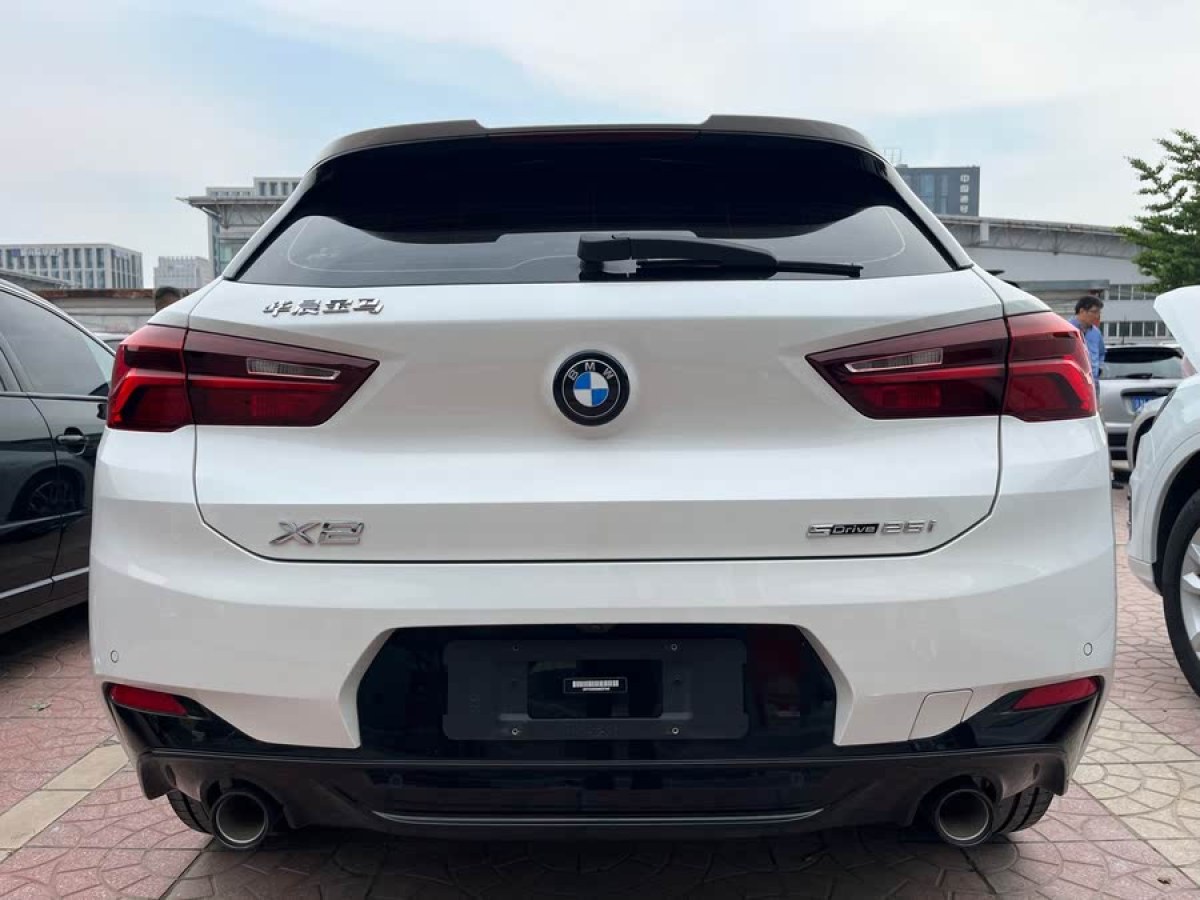 寶馬 寶馬X2  2022款 sDrive25i 曜夜版圖片
