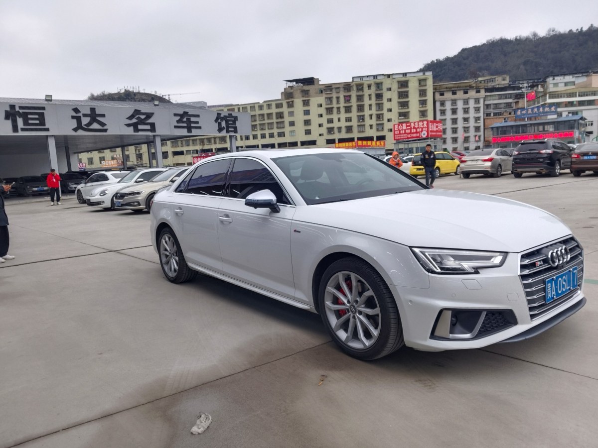 奧迪 奧迪A4L  2018款 30周年年型 40 TFSI 運(yùn)動型圖片